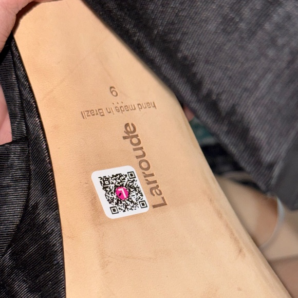 Larroudé “Elle” Black Platform Bow Heels - Picture 14 of 14